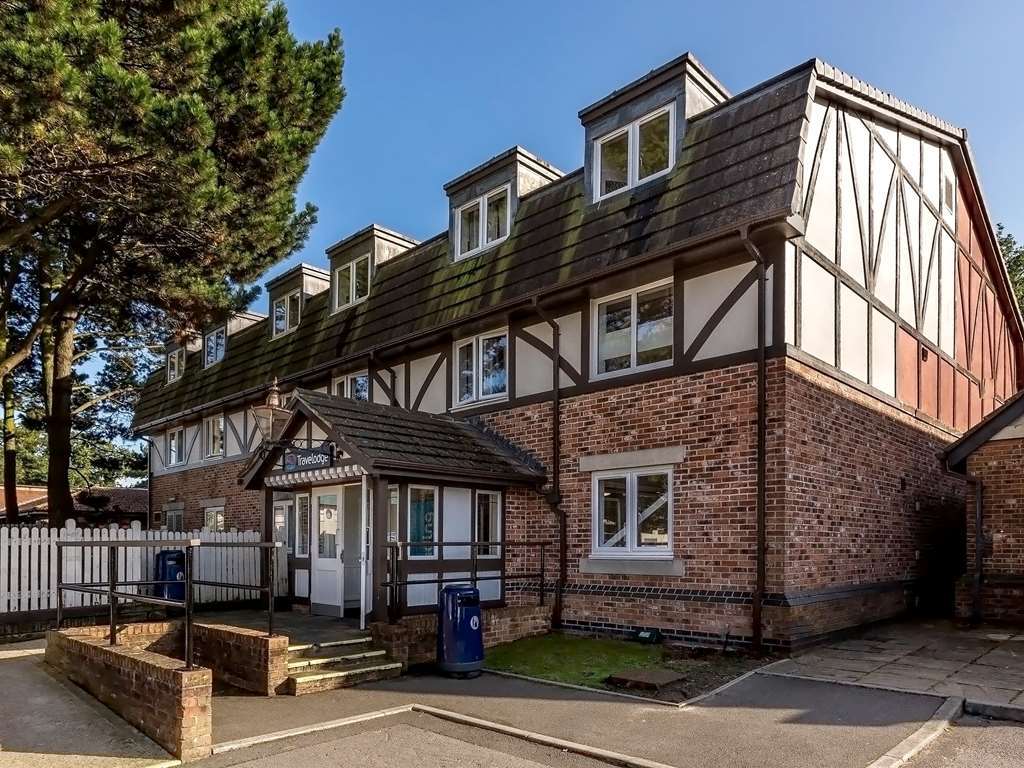 Travelodge Bournemouth Cooper Dean Buitenkant foto
